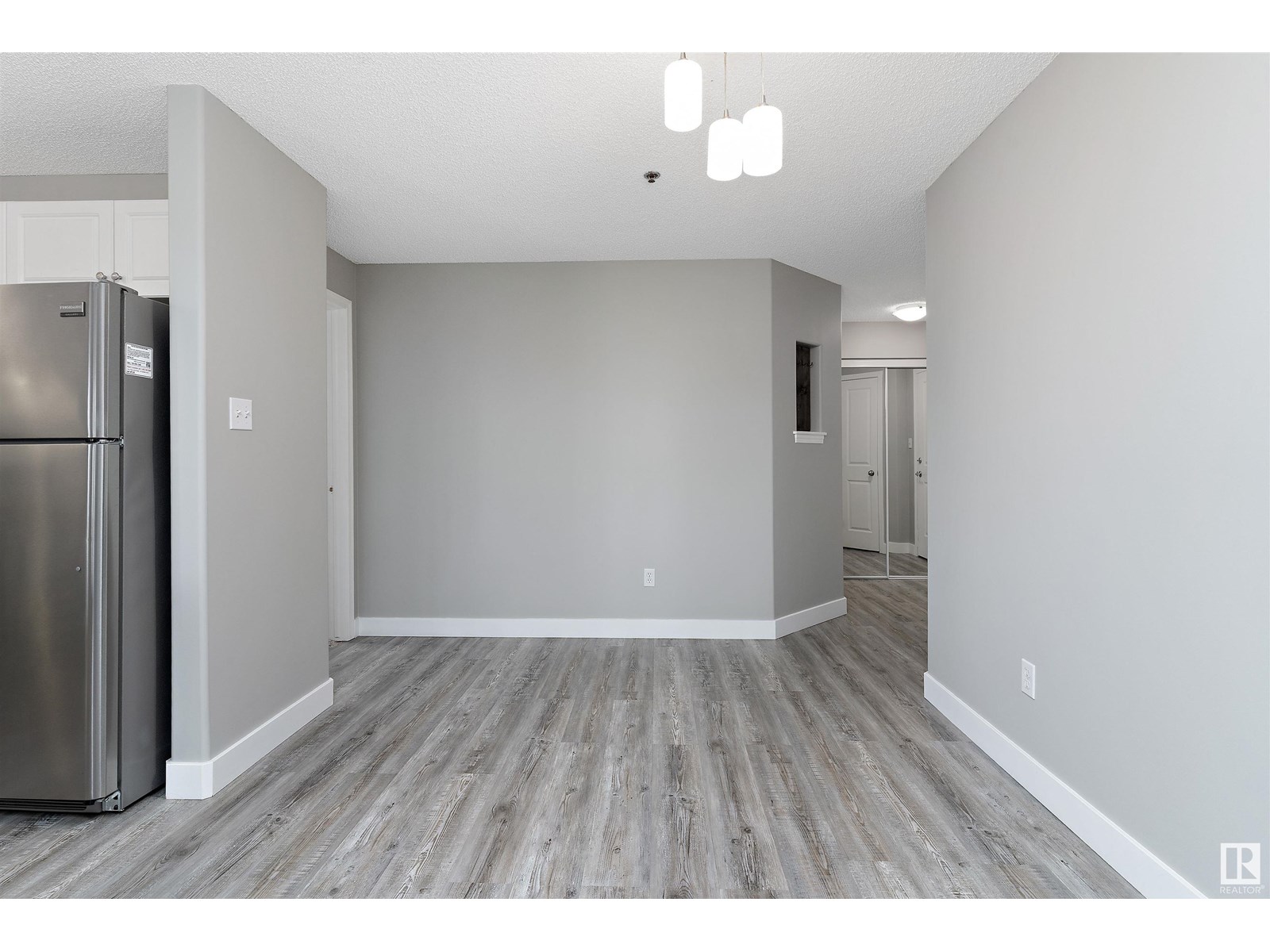 #309 2305 35A AV NW