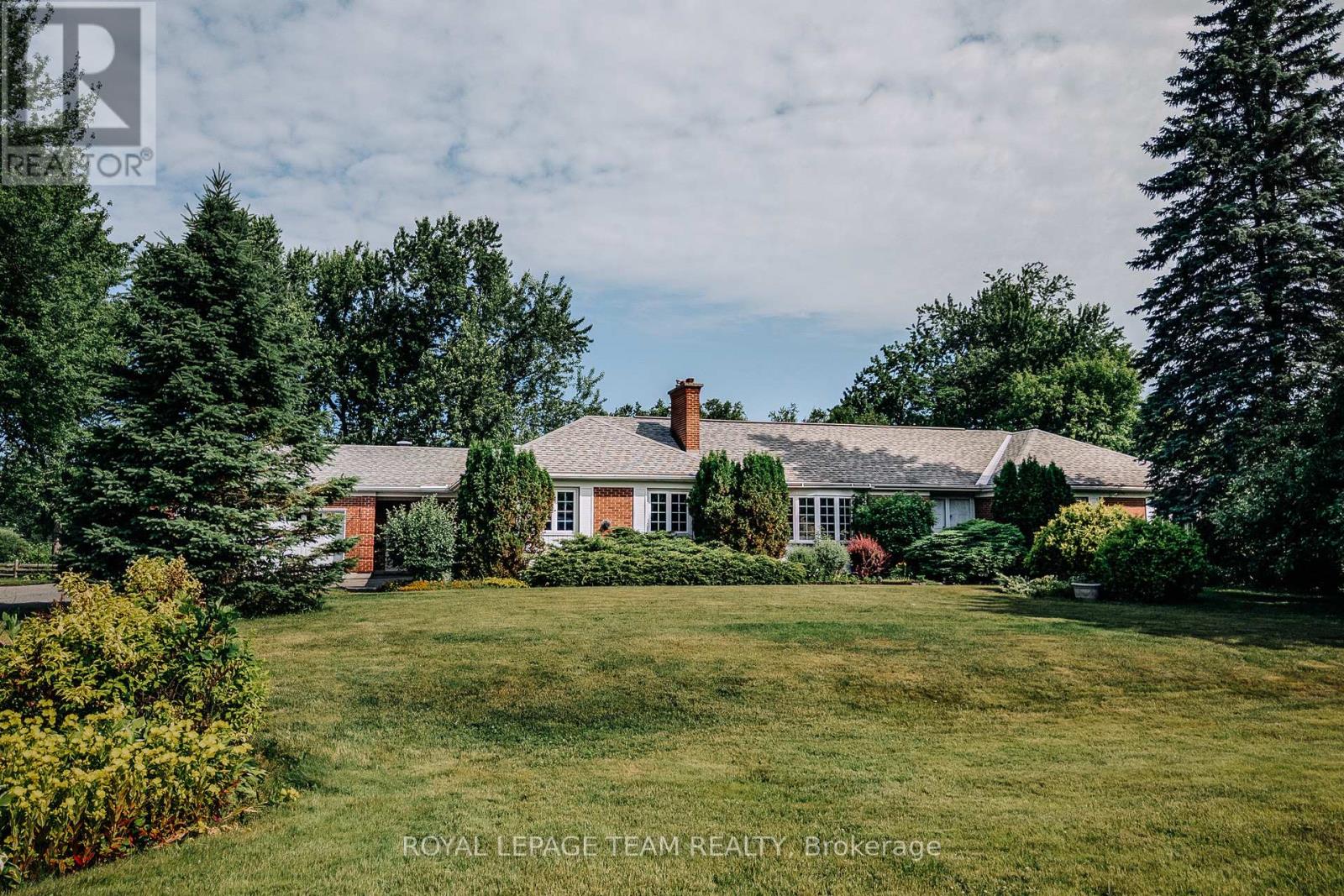 1231 FAIRWAY DRIVE