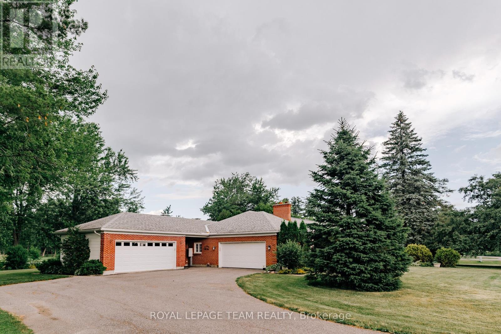 1231 FAIRWAY DRIVE