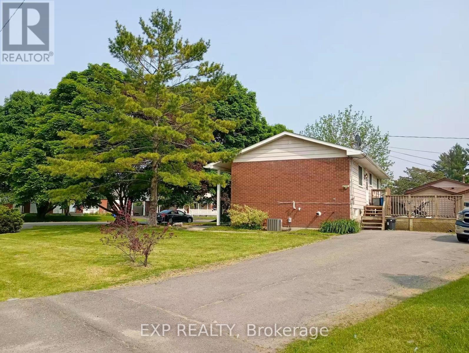 84 SHERWOOD AVENUE