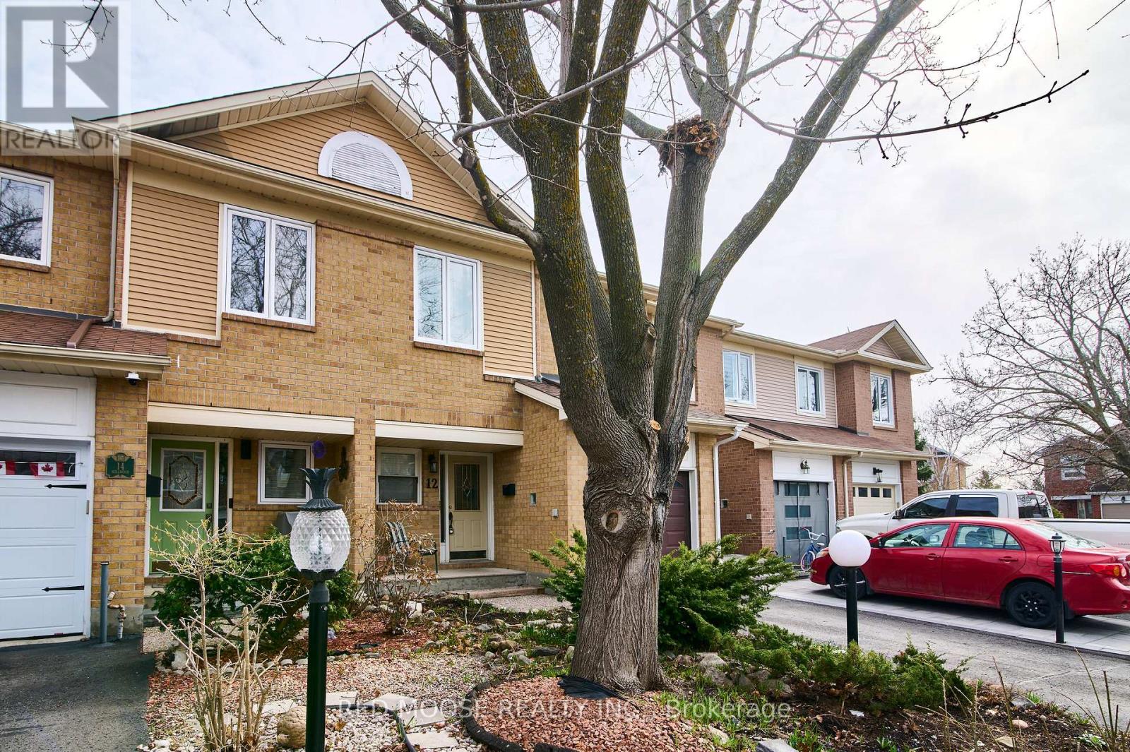 12 WILLWOOD CRESCENT