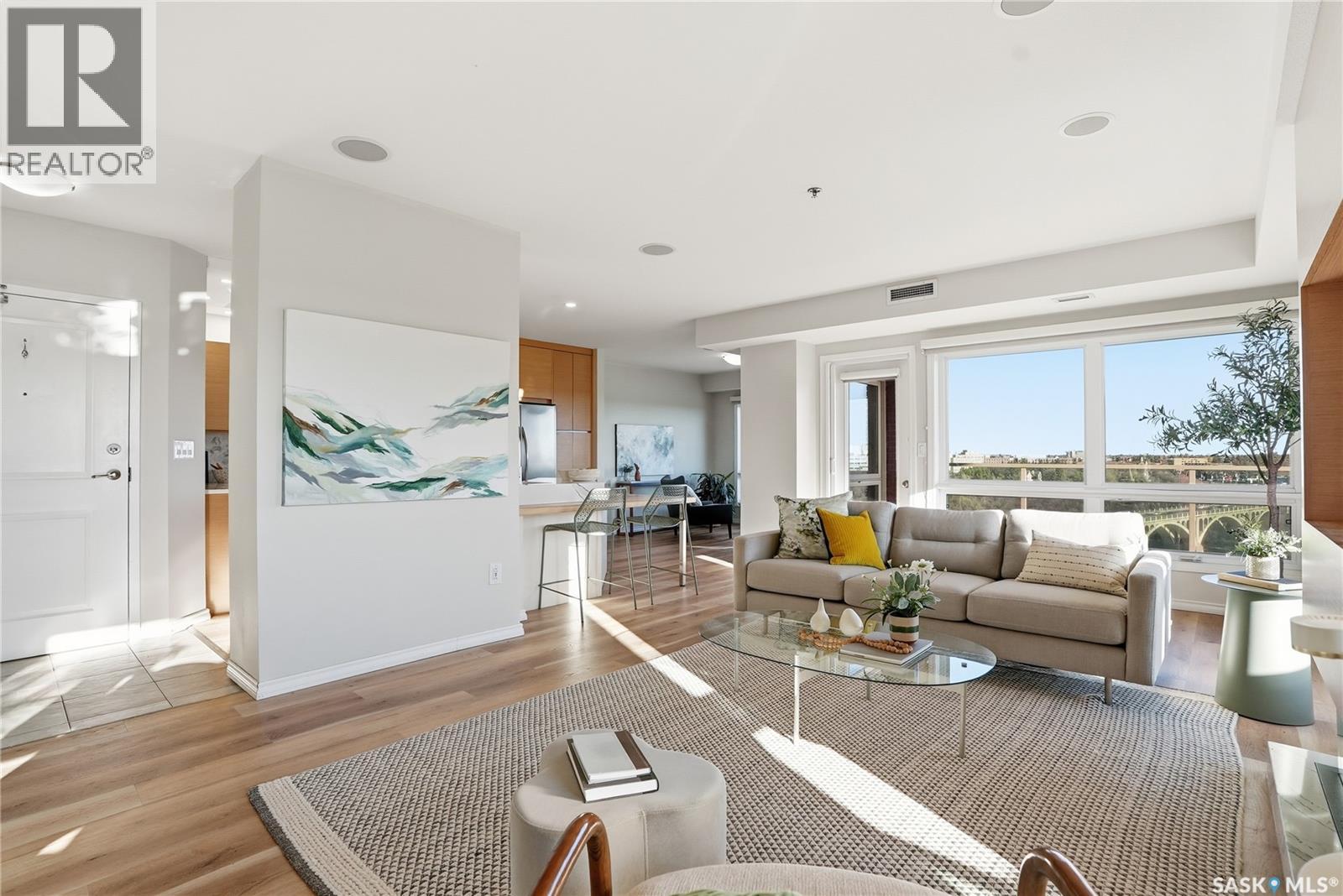 1308 902 Spadina CRESCENT E