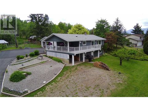 3765 Crestview RD Road Creston BC V0B1G2