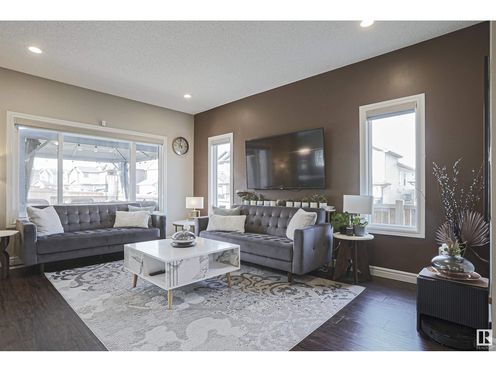 1219 26 AV NW