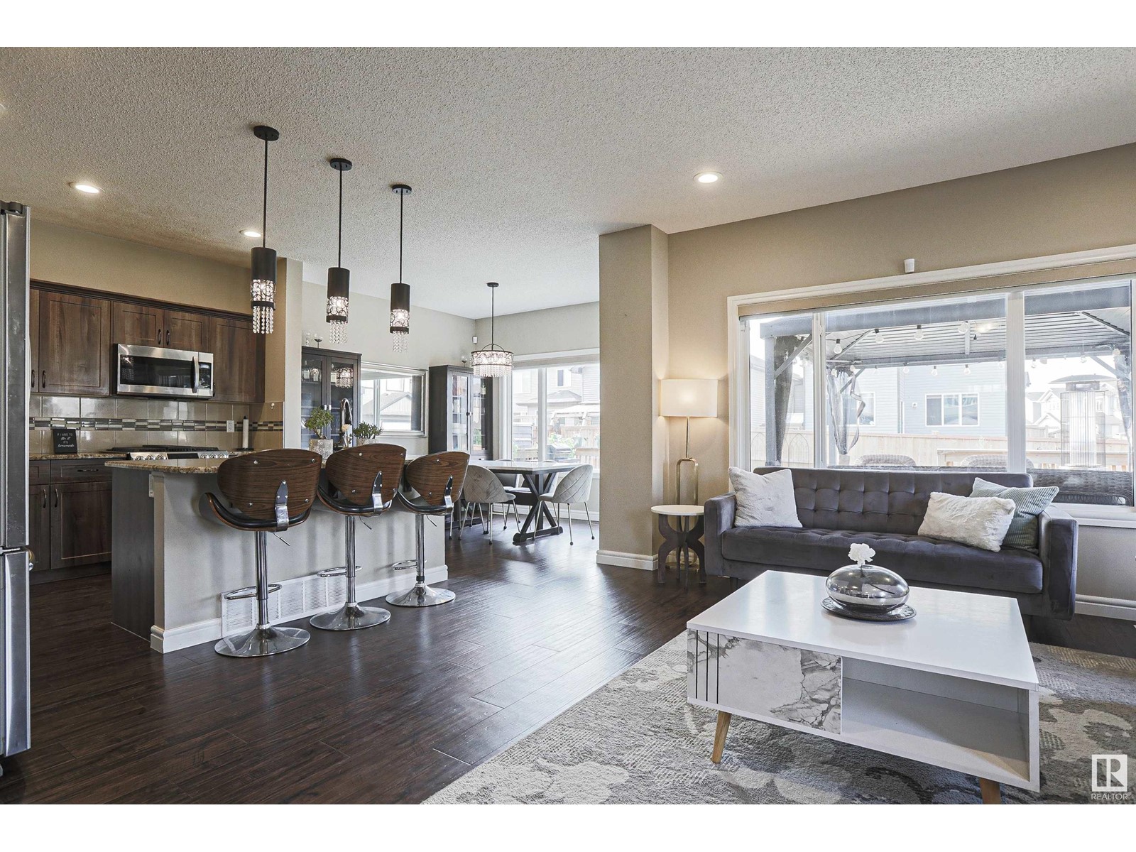 1219 26 AV NW