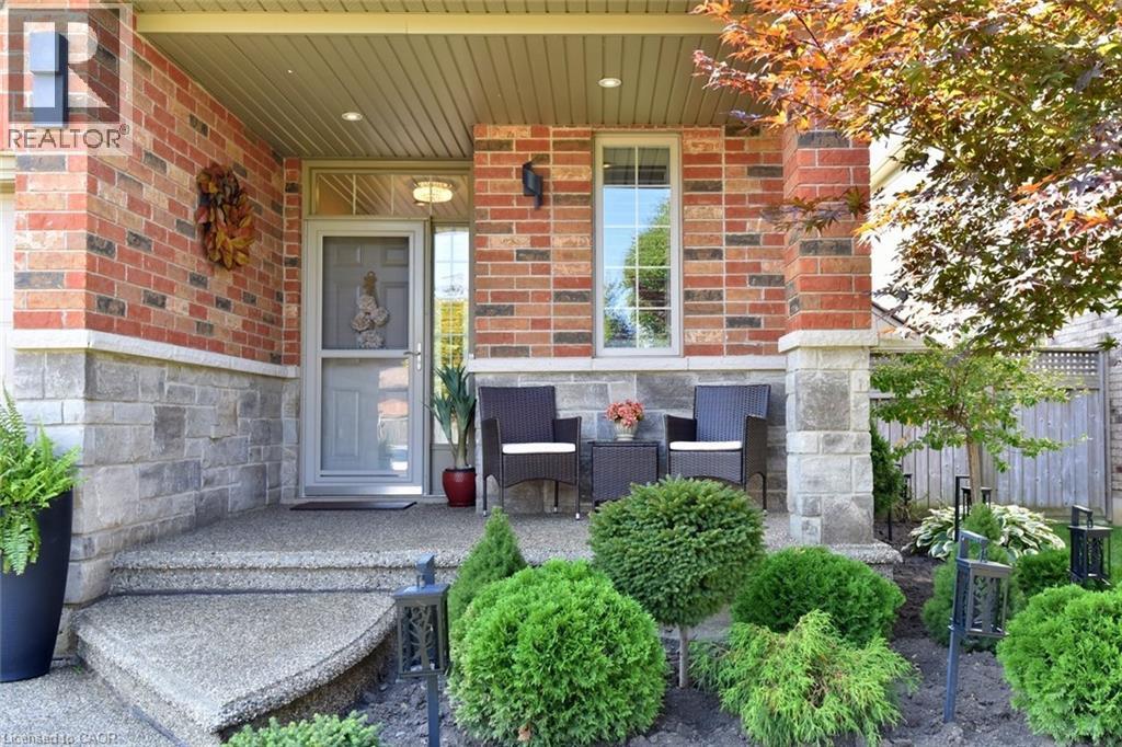 12 DEGROW Crescent