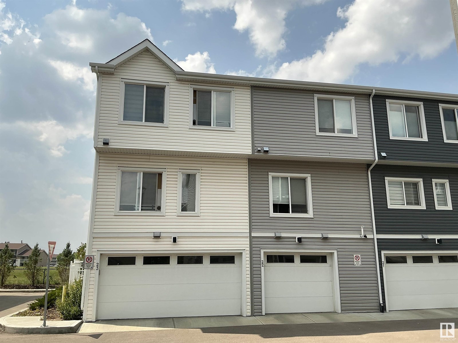 #22 215 SADDLEBACK RD NW