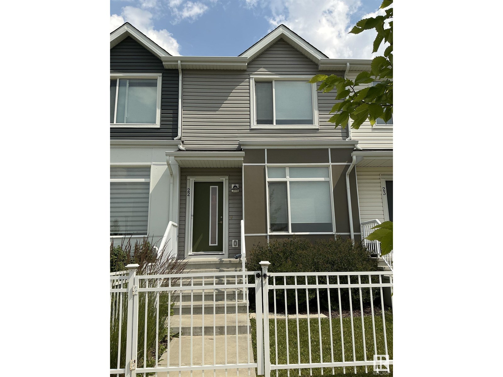 #22 215 SADDLEBACK RD NW