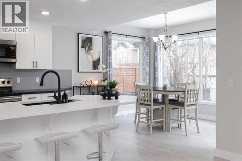 86 Cougarstone Court SW Calgary AB T3H5R3