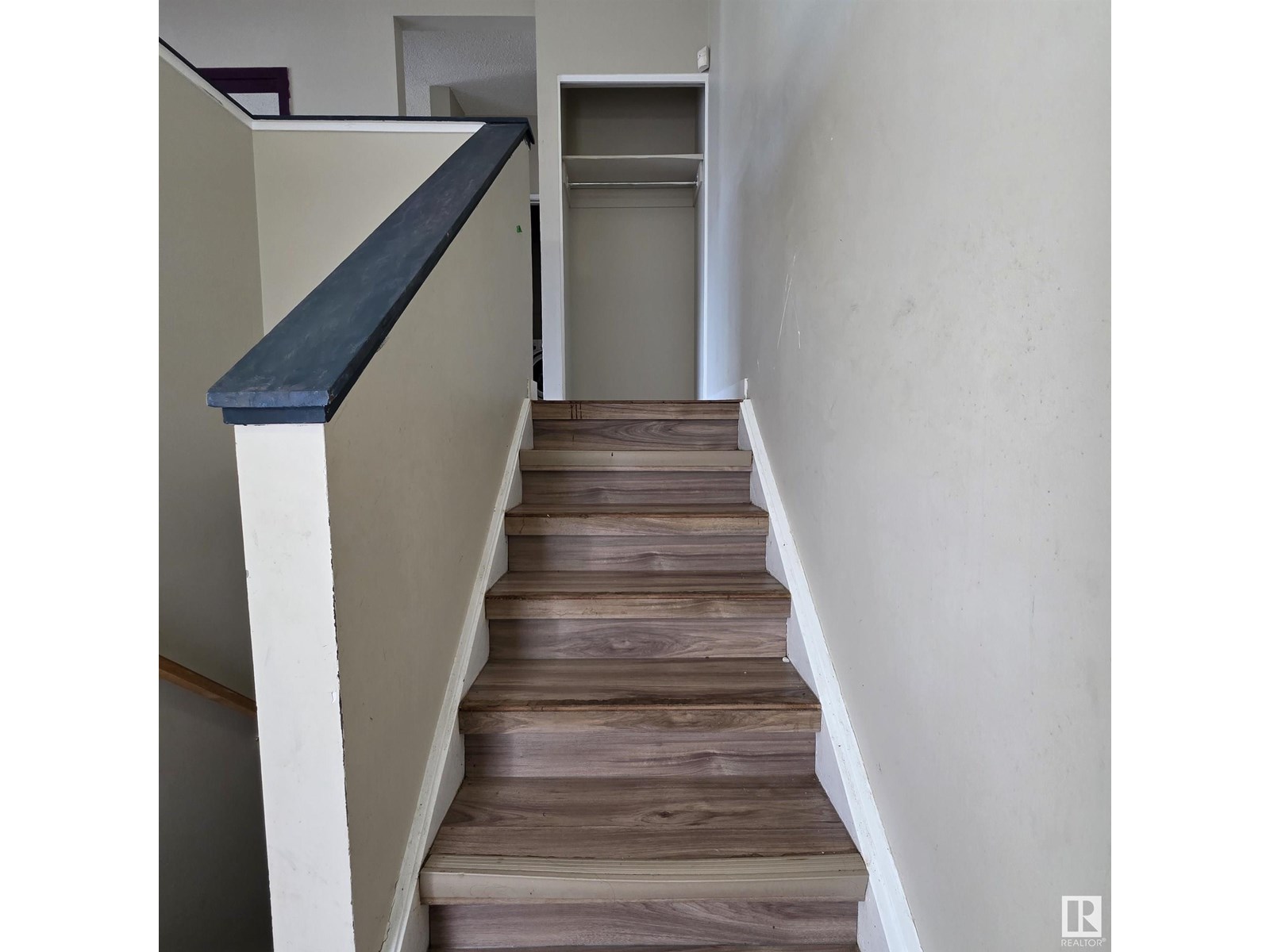 8924B 144 AV NW