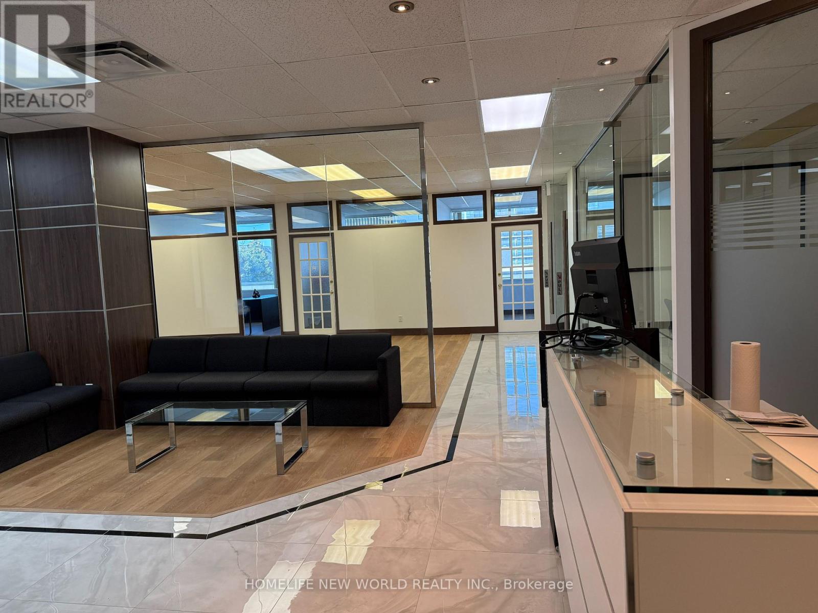310 - 350 HYW 7 AVENUE E