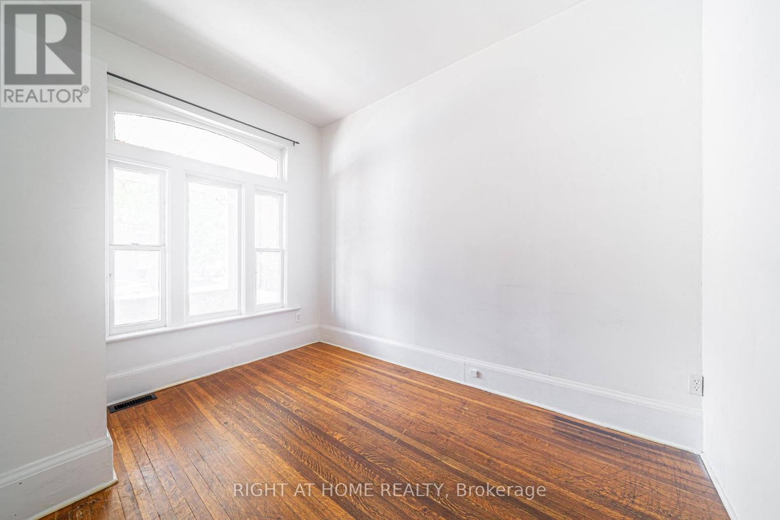 1059 BATHURST STREET