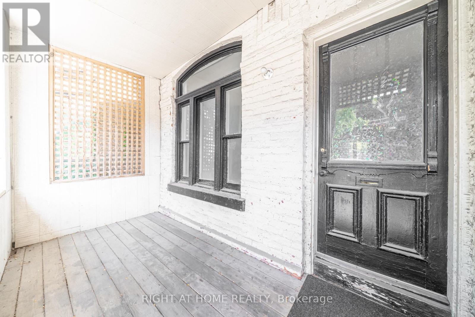 1059 BATHURST STREET