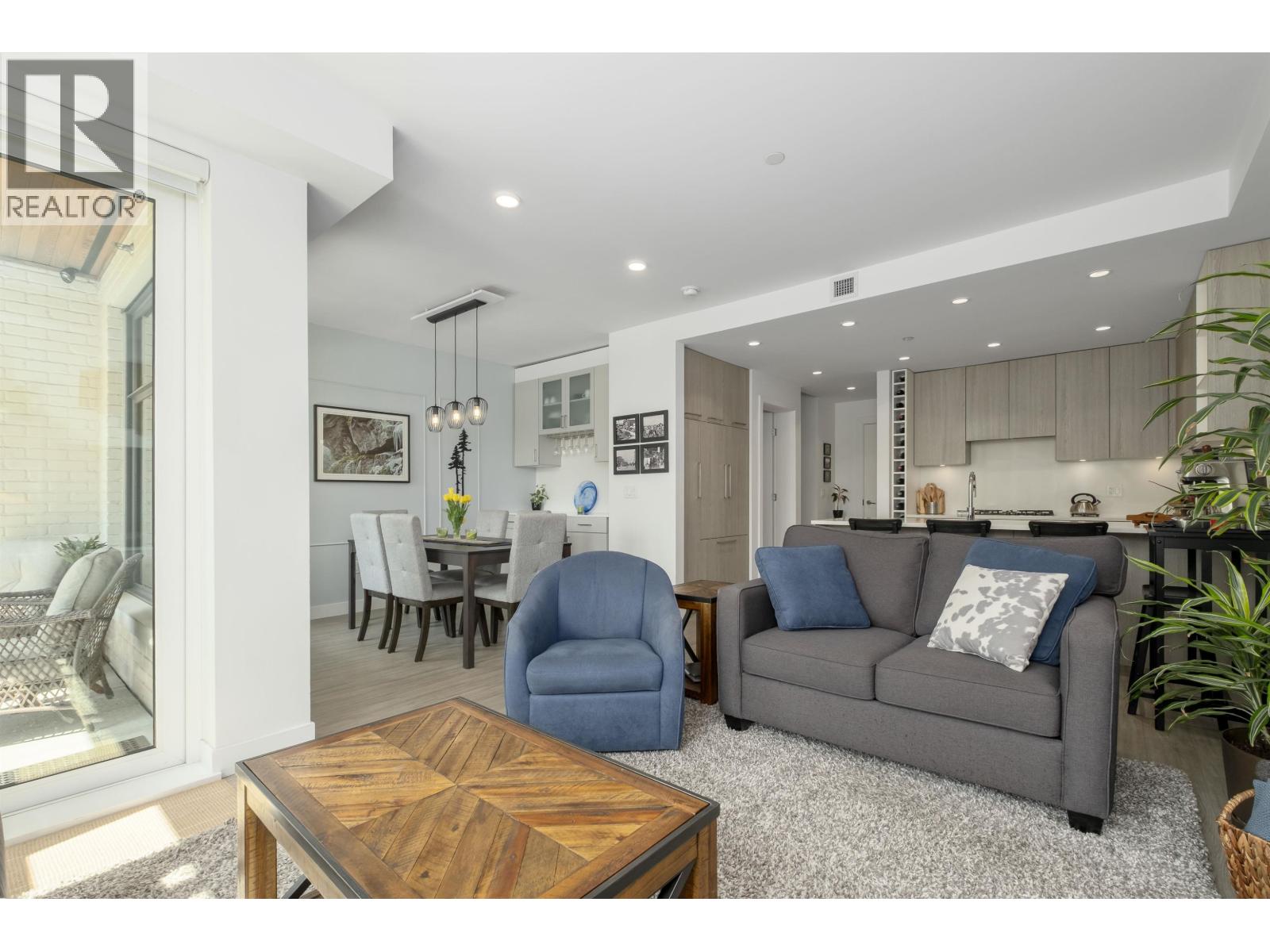 111 747 E 3RD STREET