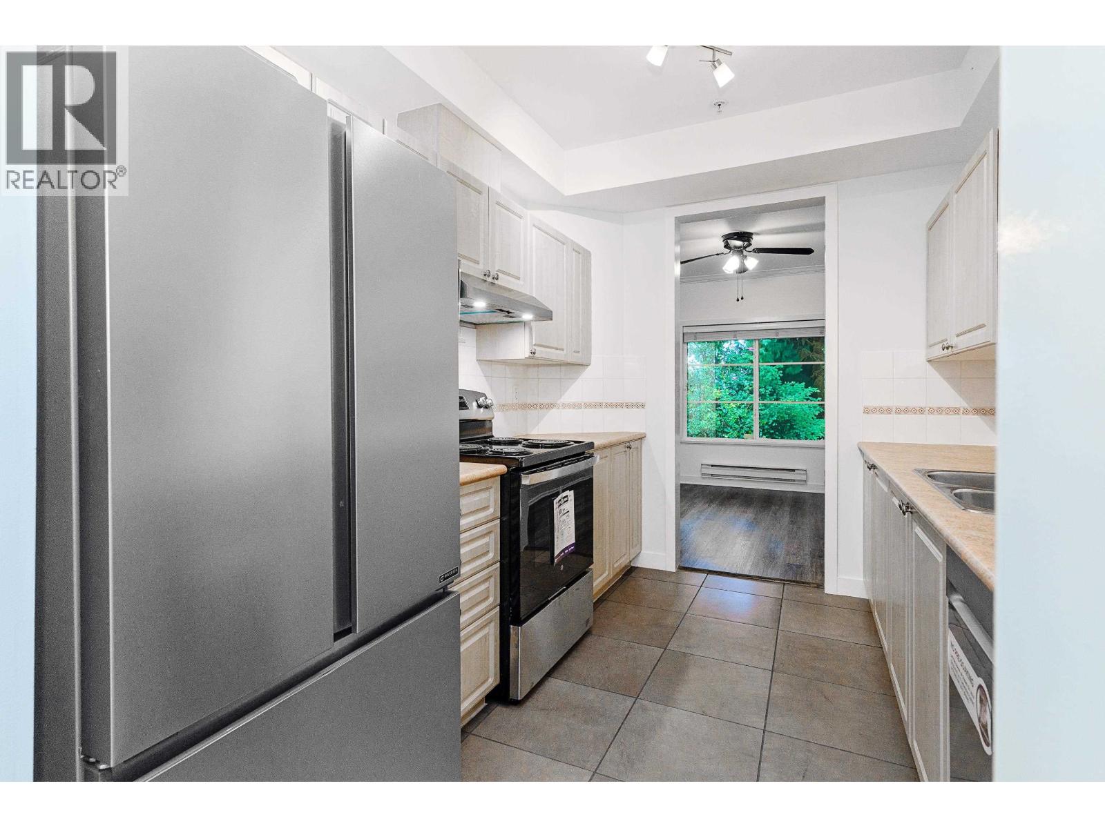 105 11519 BURNETT STREET