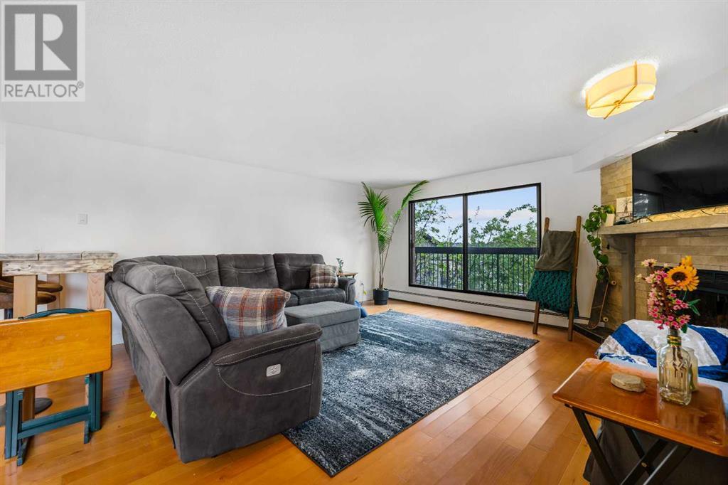 403, 320 Meredith Road NE