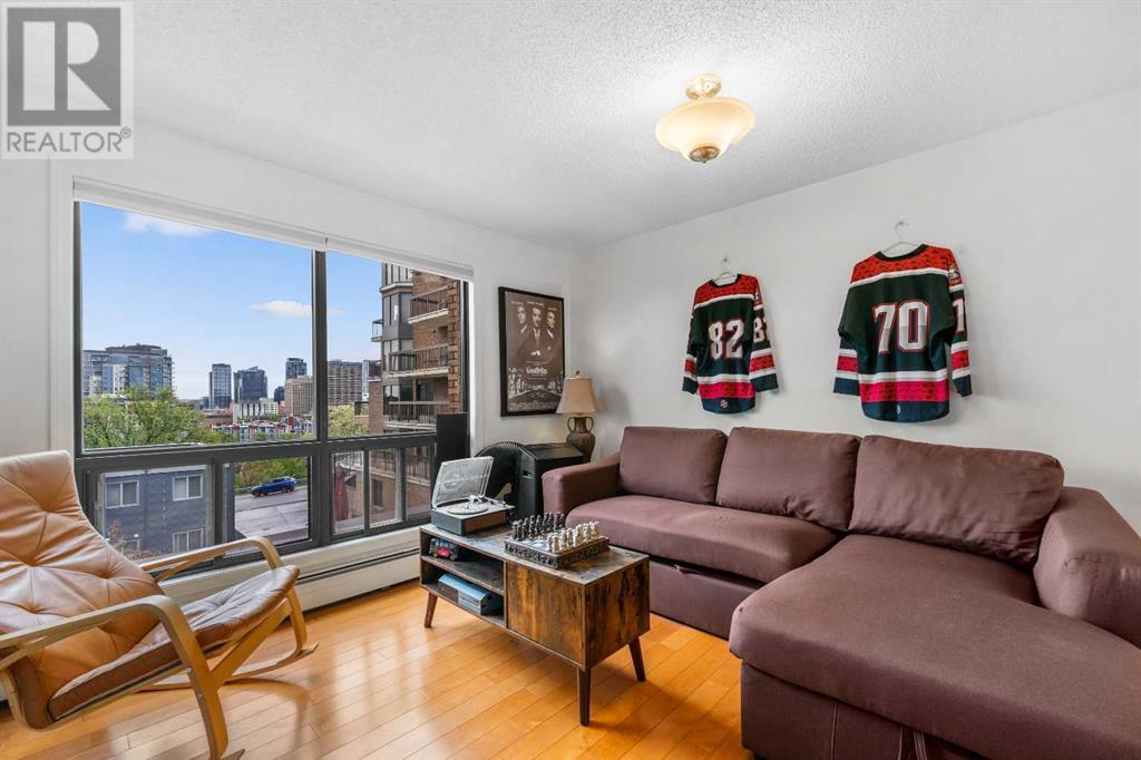 403, 320 Meredith Road NE