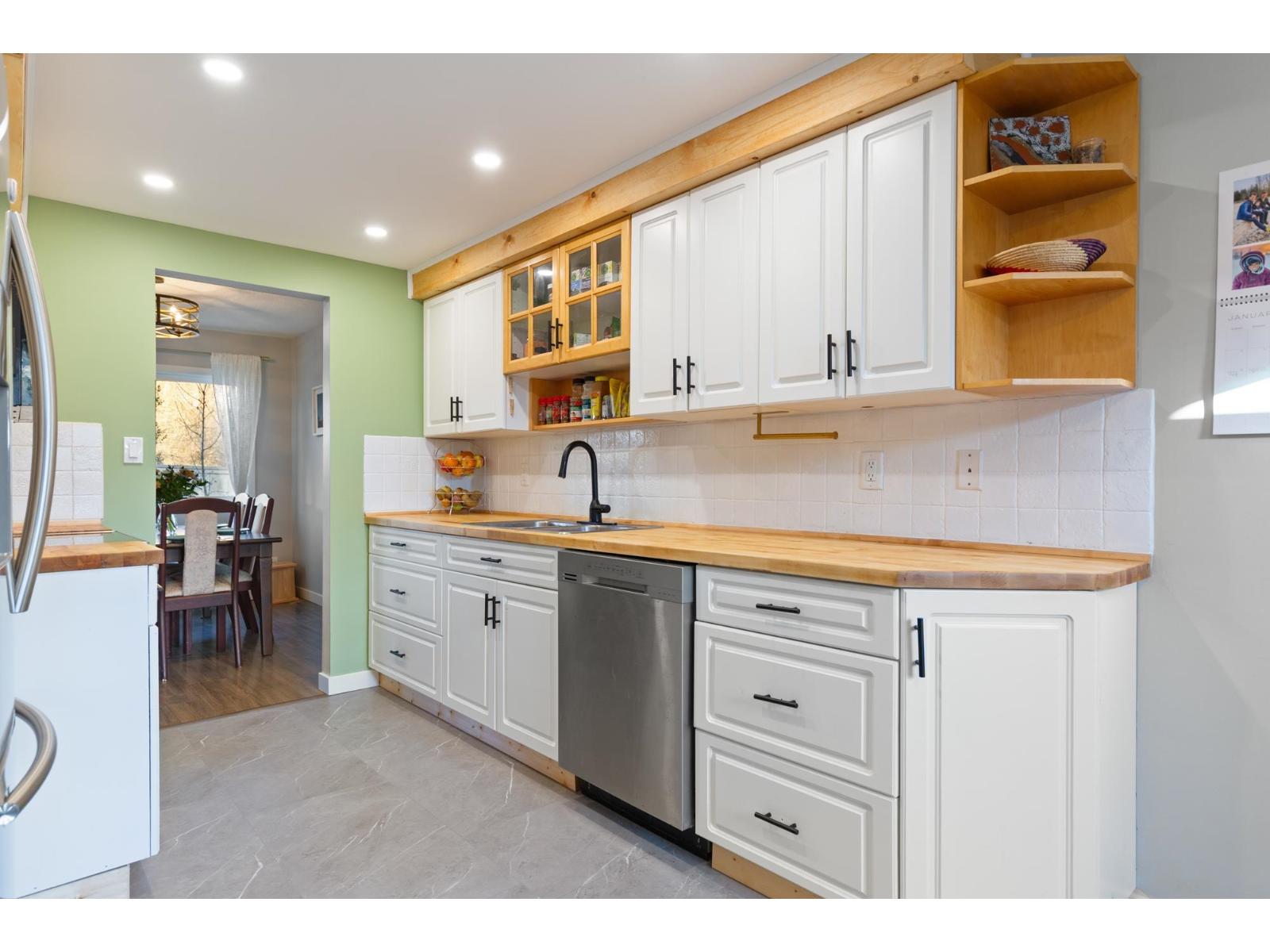 60 46689 FIRST AVENUE|Chilliwack Proper East