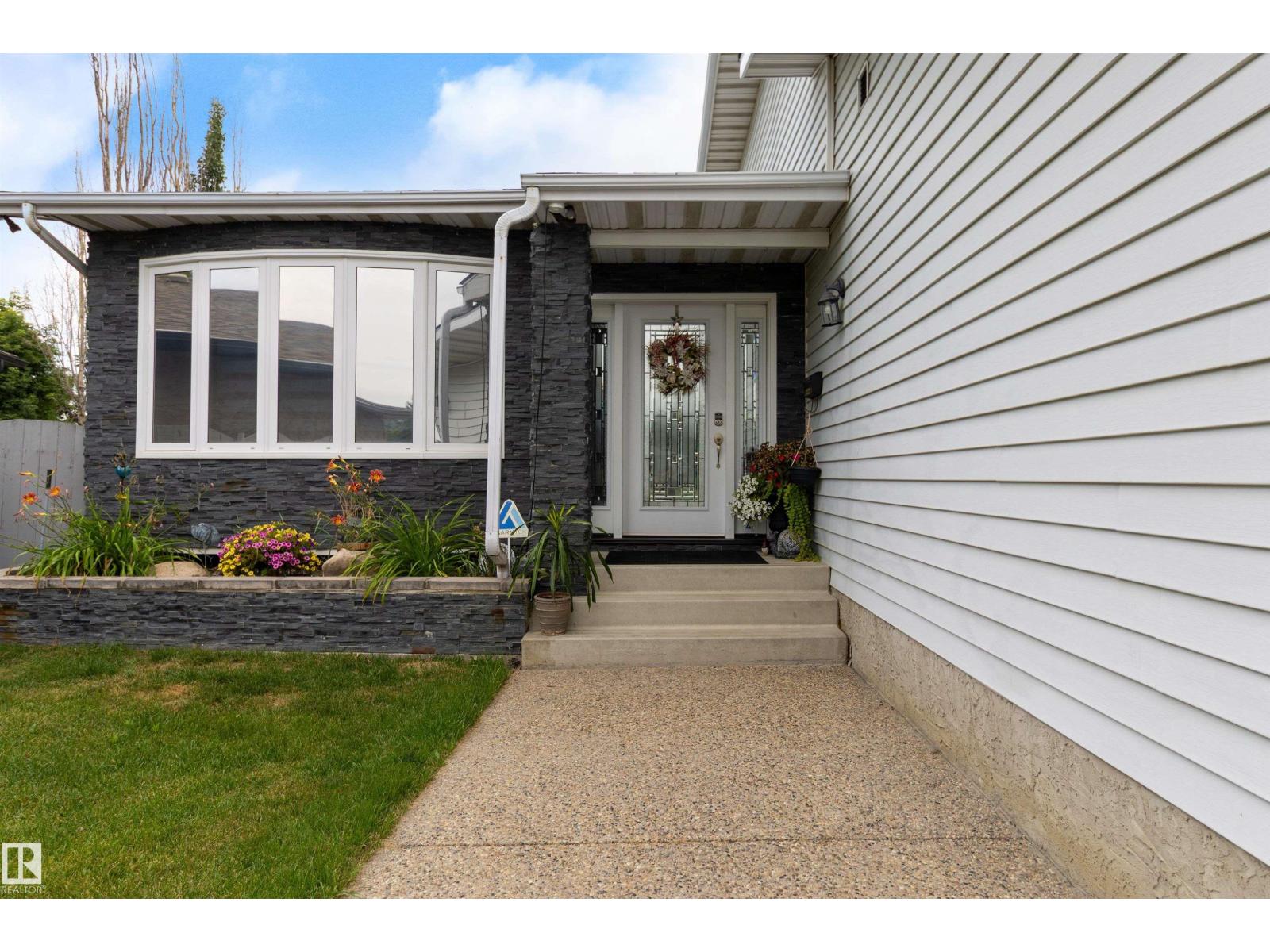 4520 124 AV NW