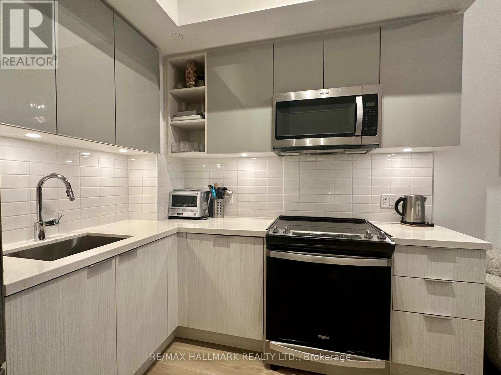 214 - 50 DUNFIELD AVENUE