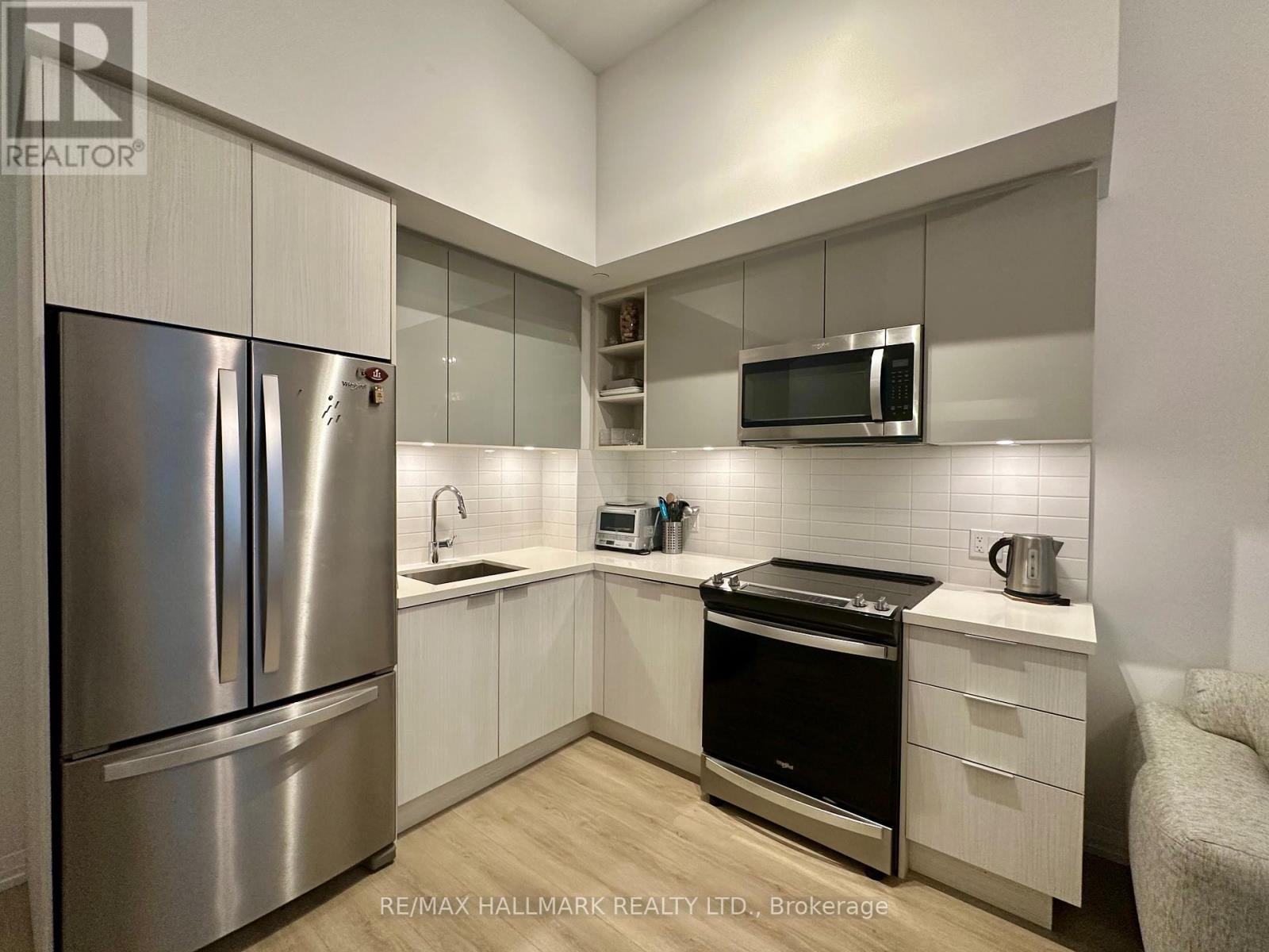 214 - 50 DUNFIELD AVENUE