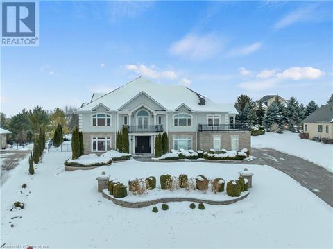 26 PADDOCK Court Kitchener ON N2C2R4