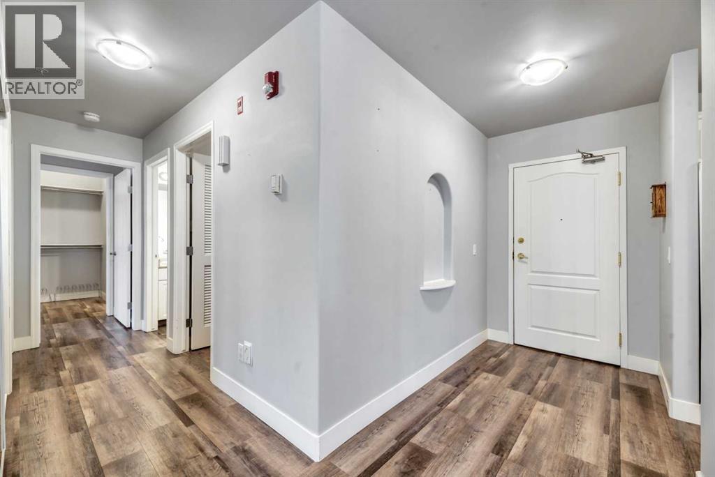 112, 43 Westlake Circle