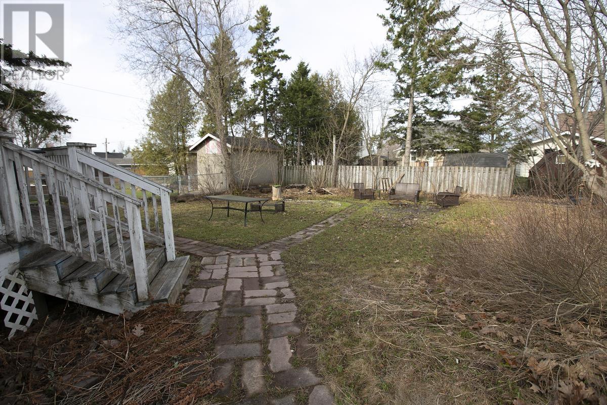 27 Weldon AVE