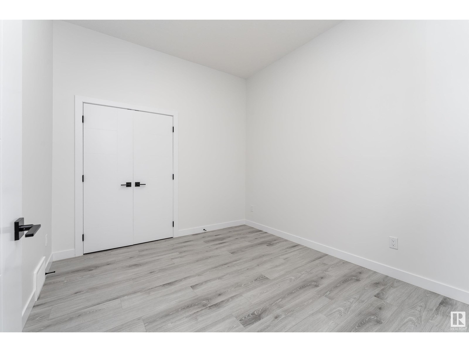 145 Graybriar DR