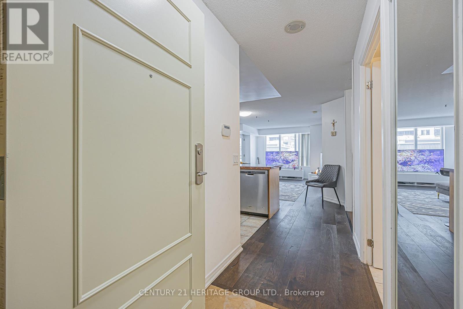 211 - 310 RED MAPLE ROAD