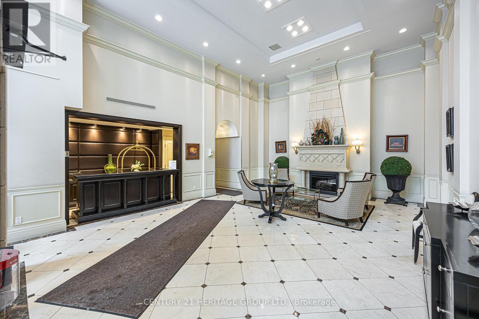 211 - 310 RED MAPLE ROAD