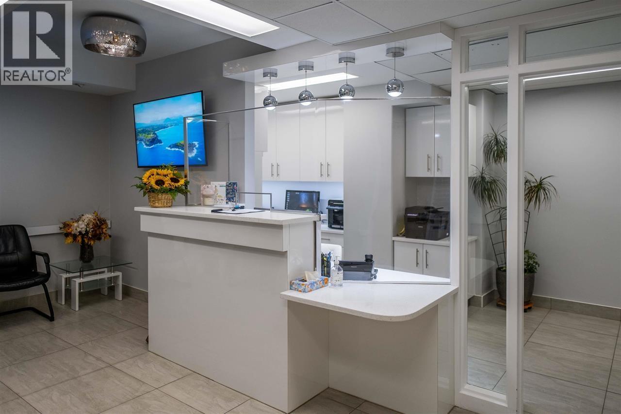 104 250 KEARY STREET