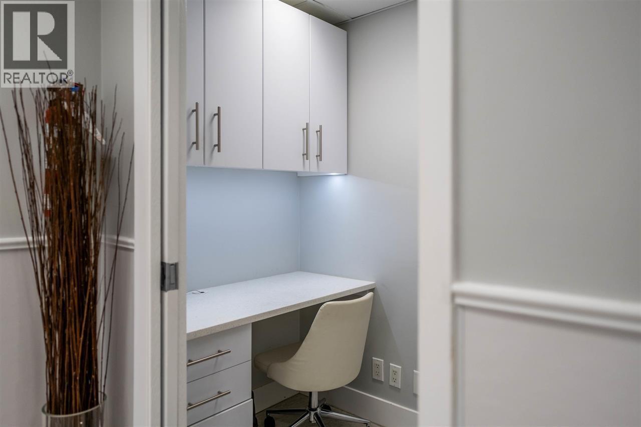 104 250 KEARY STREET