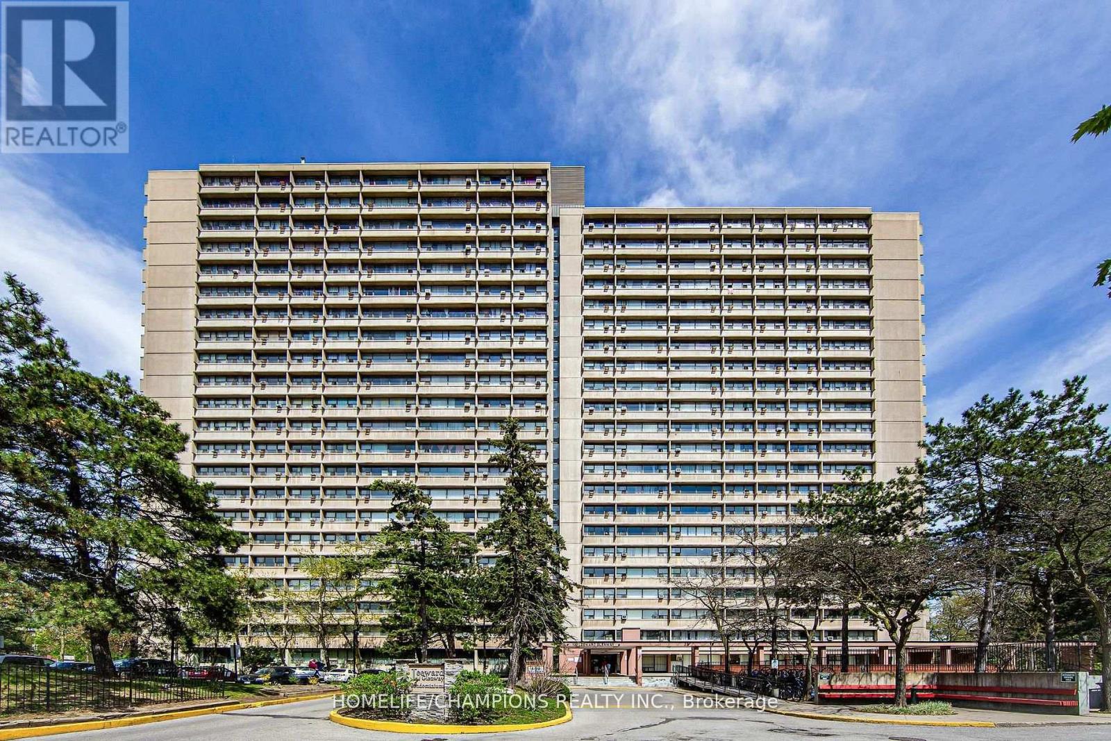 1210 - 100 LEEWARD GLENWAY