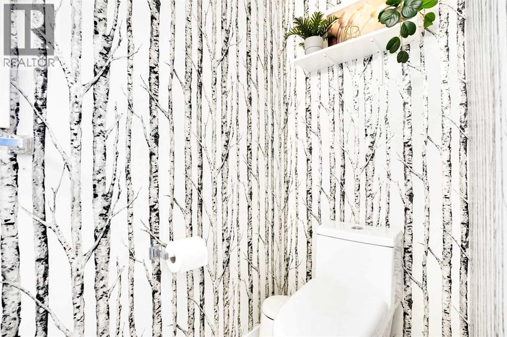 151 Saddlehorn Close NE