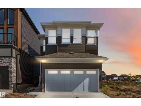 8980 Elves LO NW NW Edmonton AB T6M3G3