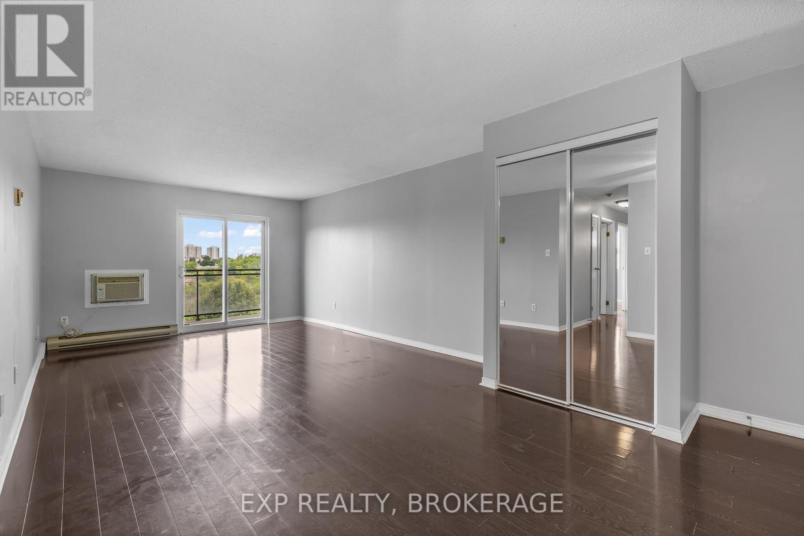 401 - 745 DAVIS DRIVE