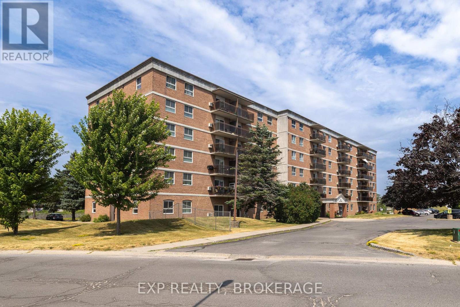 401 - 745 DAVIS DRIVE