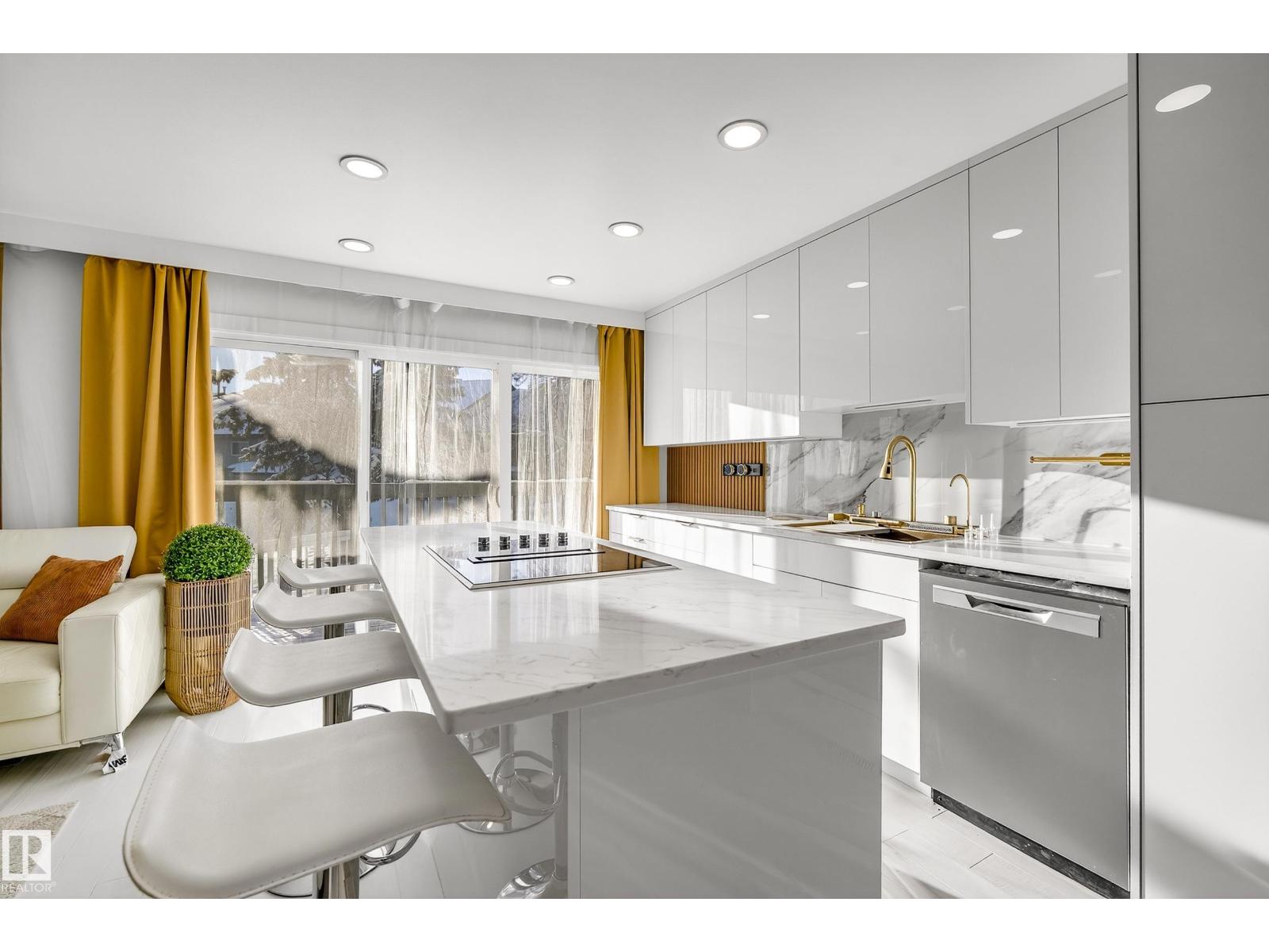 11A MEADOWLARK VG NW