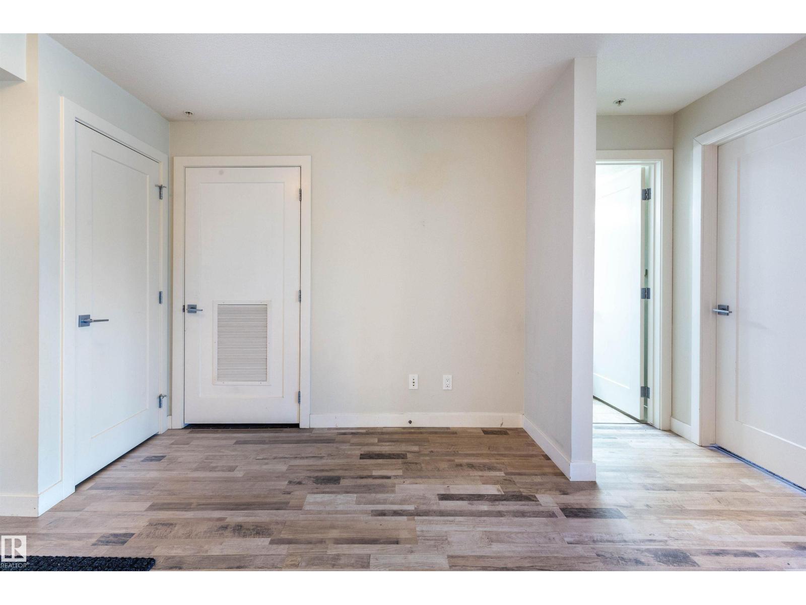 #109 5029 EDGEMONT BV NW