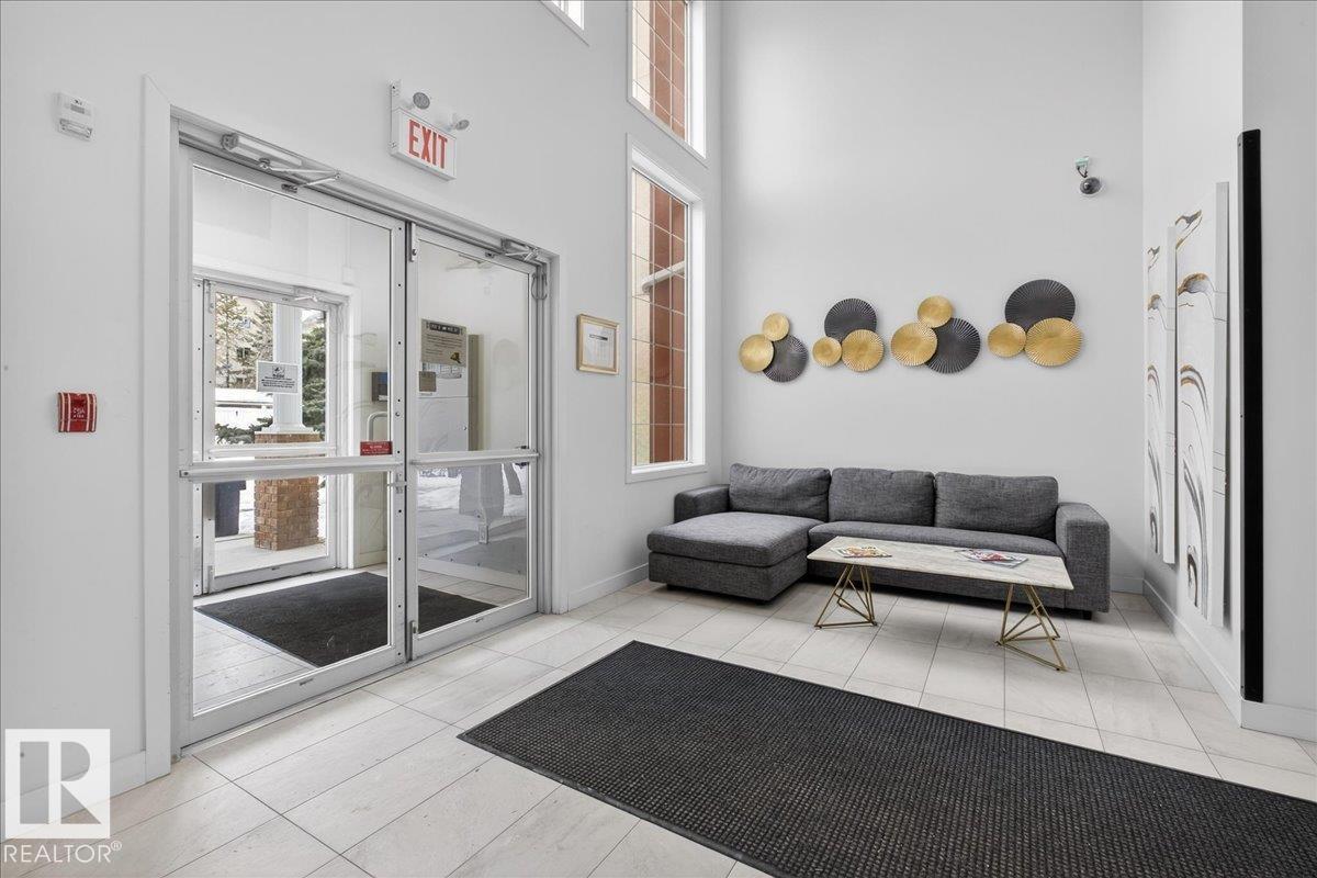 #208 12110 106 AV NW