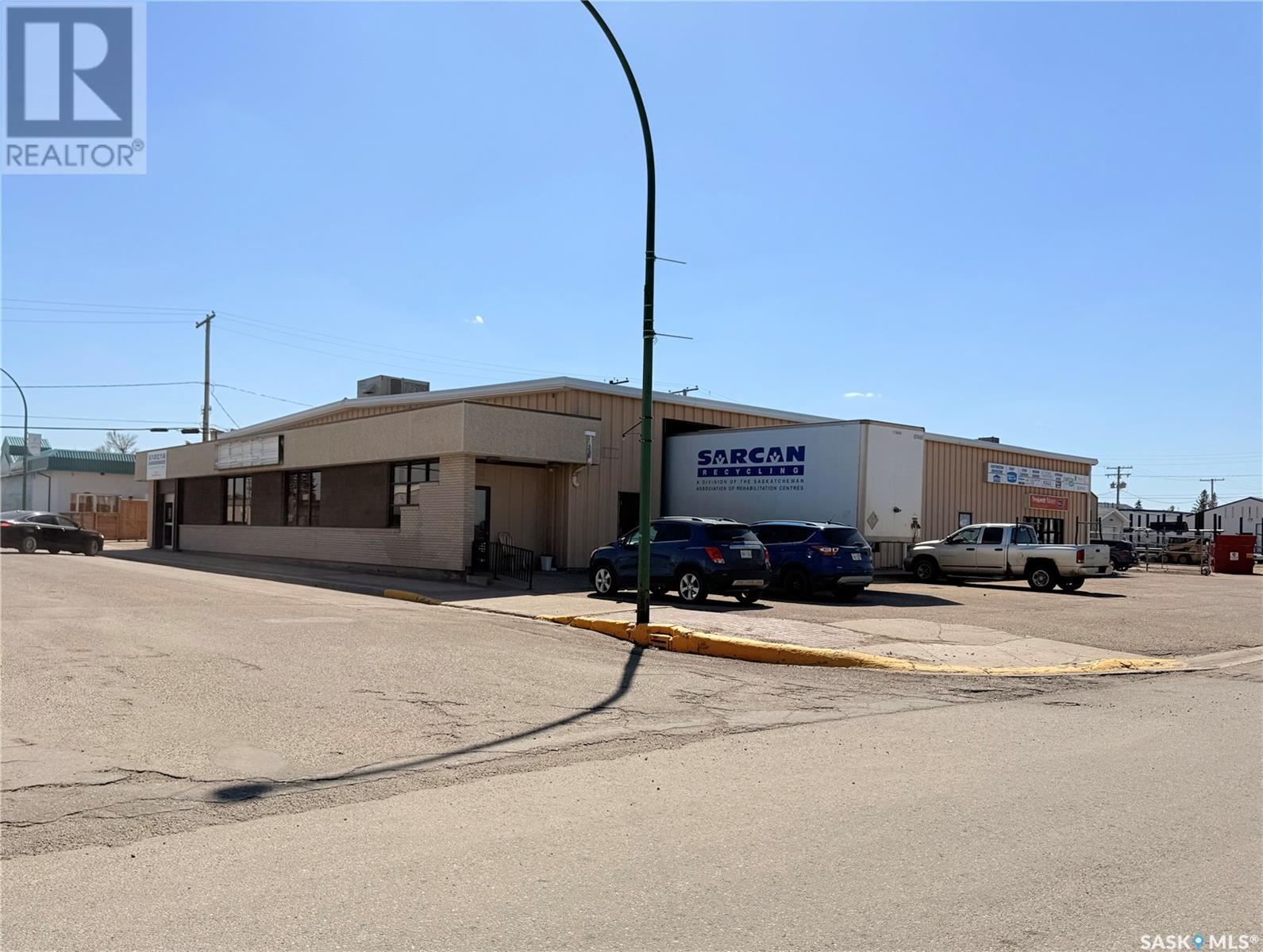119 Railway AVENUE W