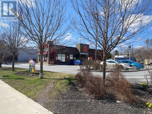 80 DUNDAS STREET E