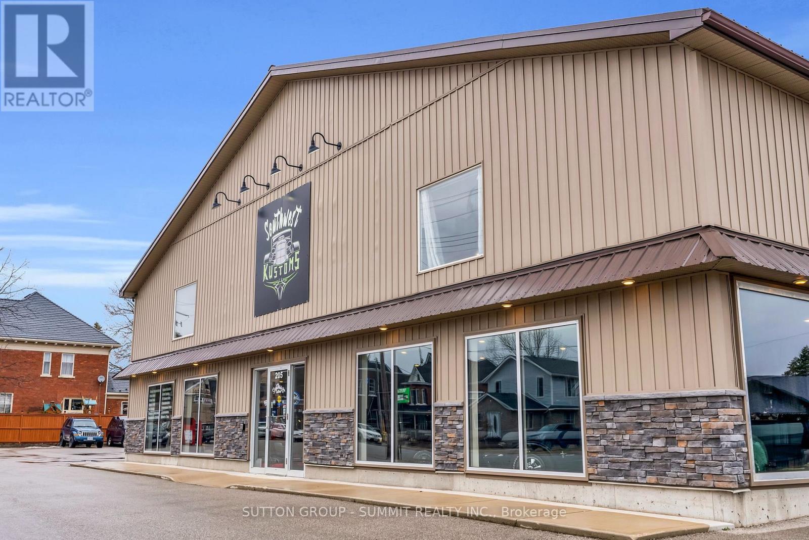 205 GARAFRAXA STREET