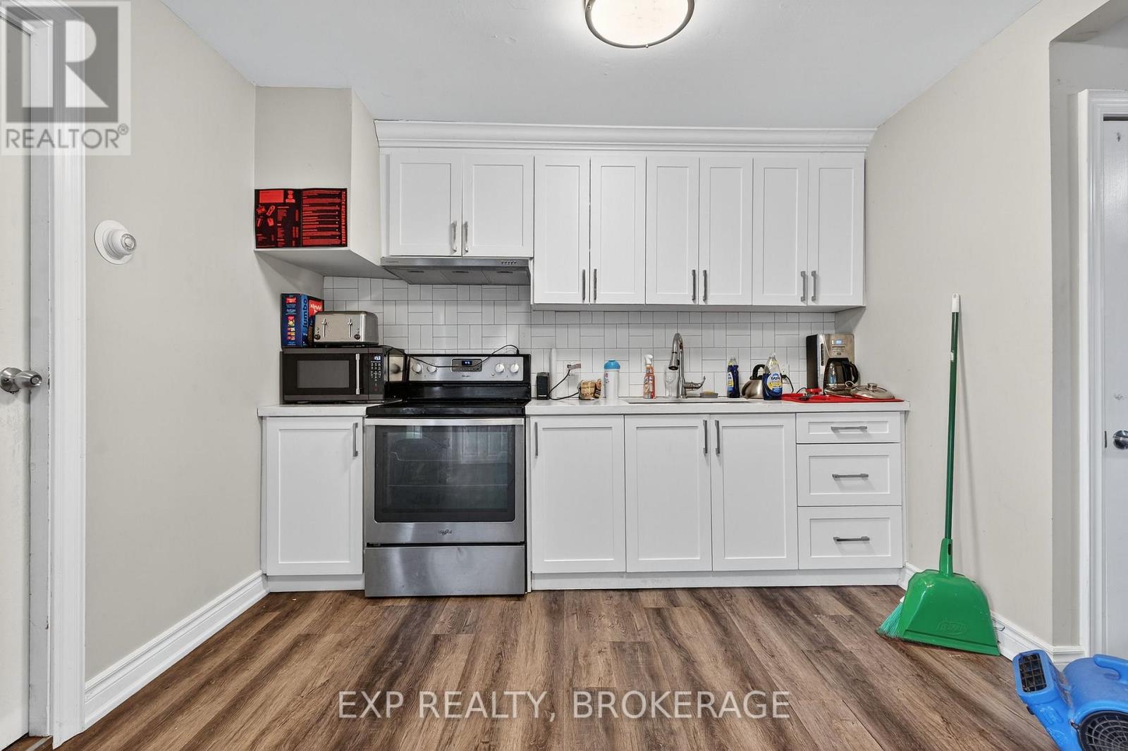 225-227 VICTORIA AVENUE