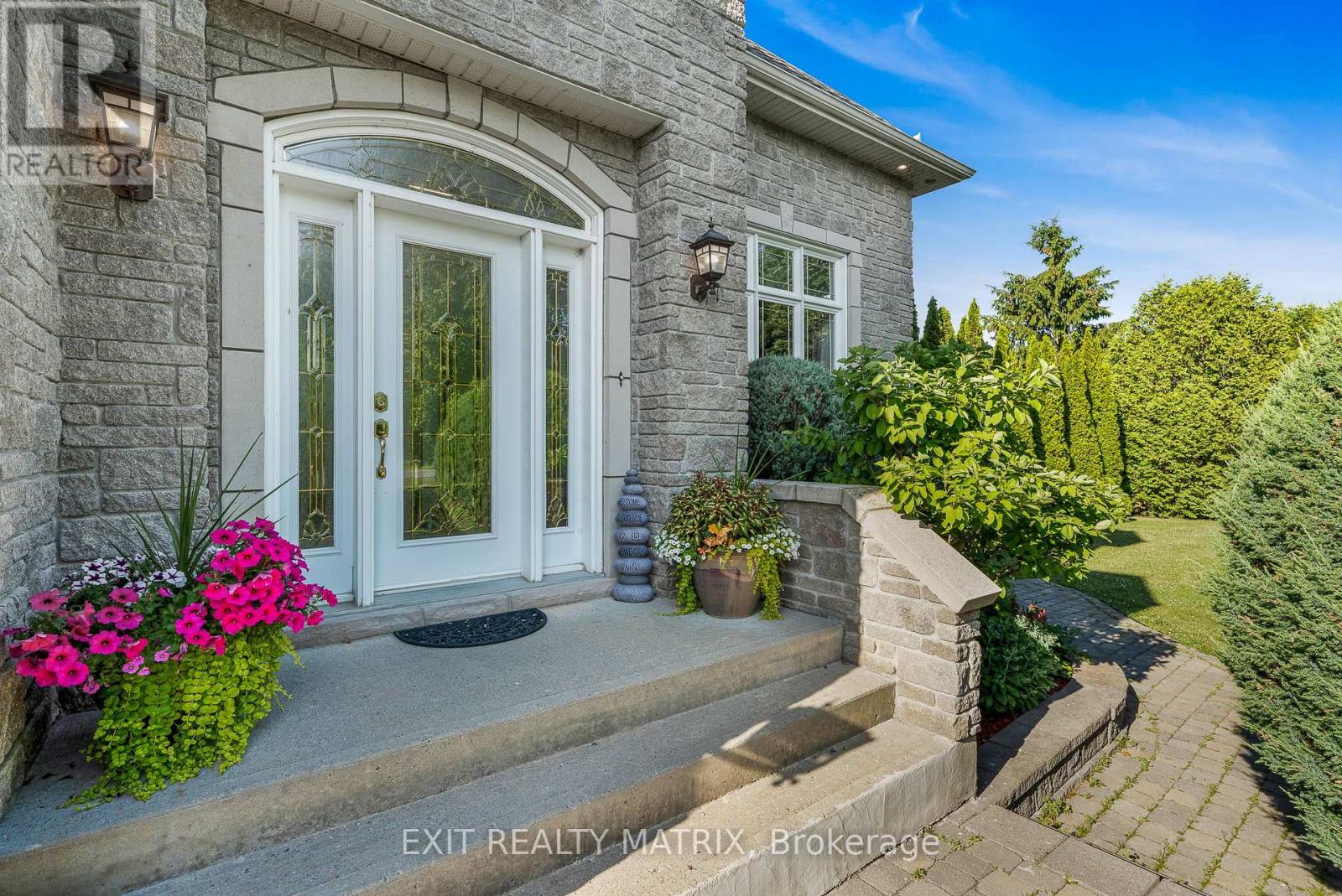 115 GASCON STREET - Photo 4