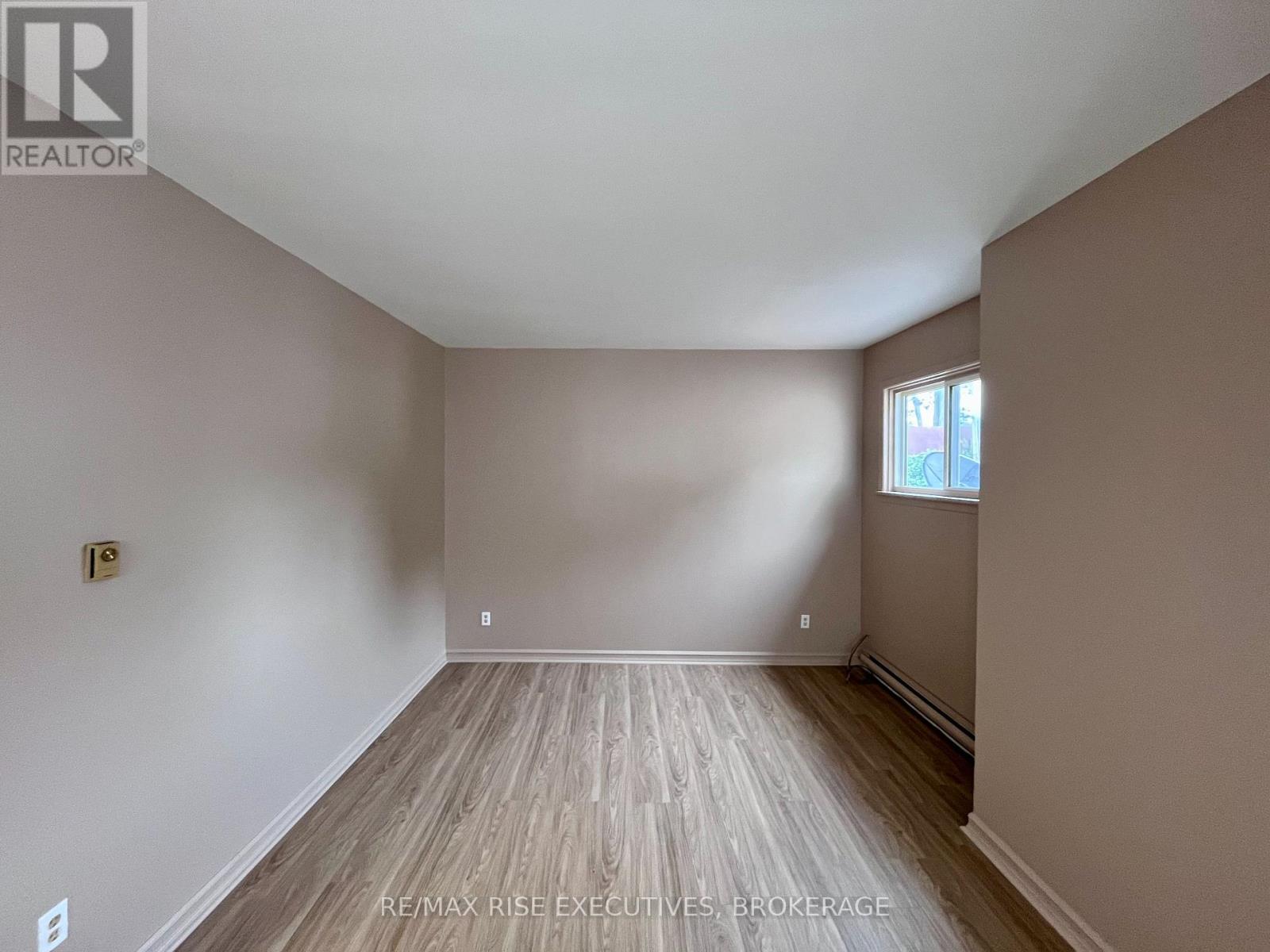 UNIT 2 - REAR - 284 MONTREAL STREET