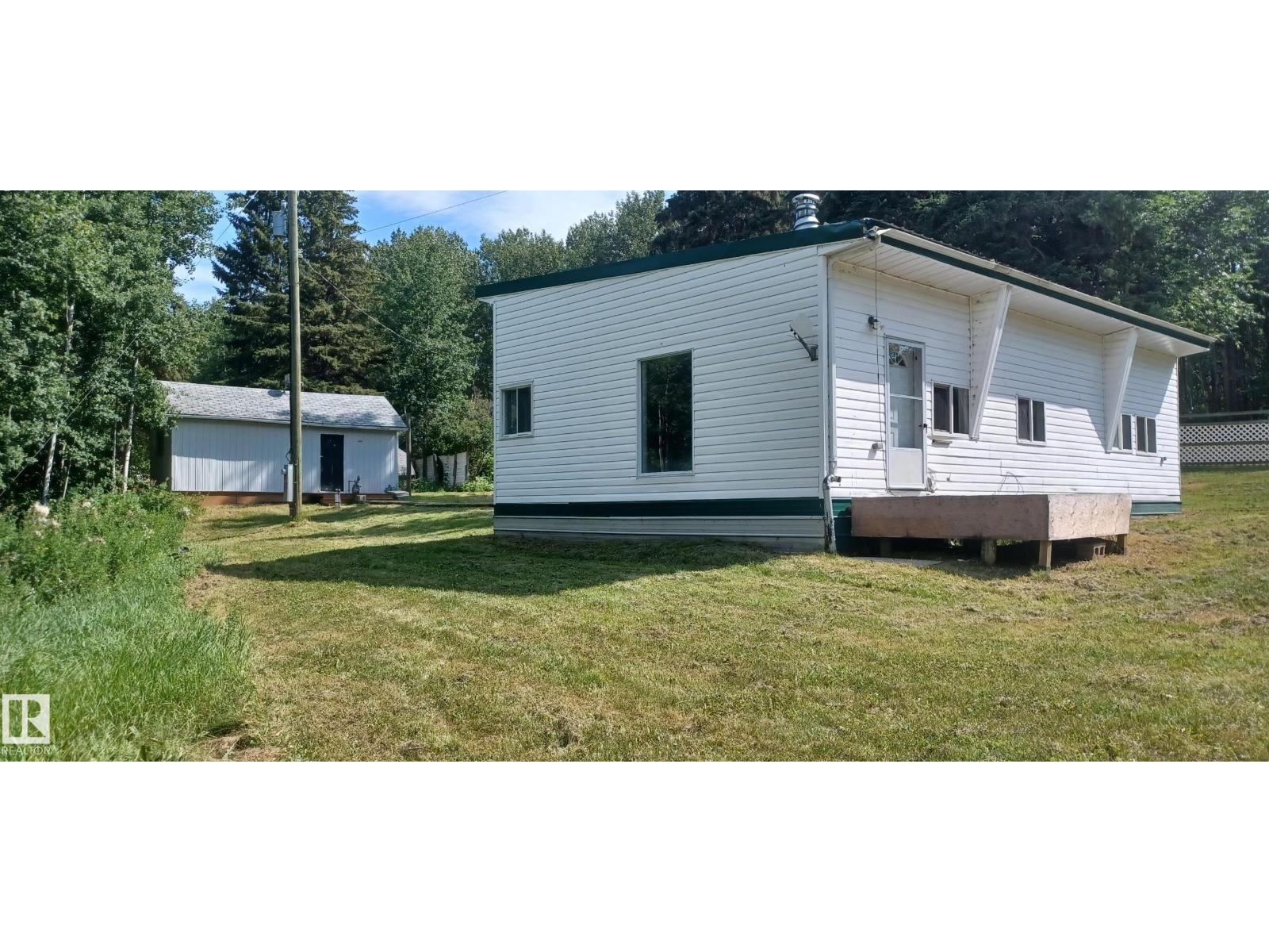 #106 52502 RGE ROAD 25