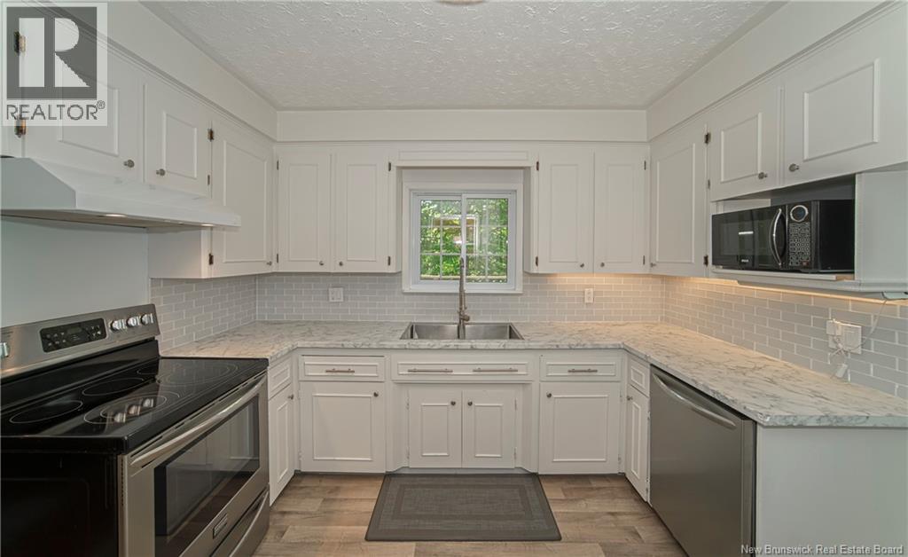 16 Stonehurst Avenue