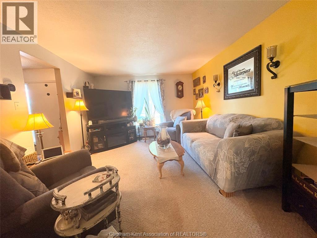 60 COPPERFIELD CRESCENT